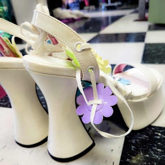 NWOB Daisy Pixie Queen Lace-Up Heels Sugar Thrillz SZ 7 - Picture 4 of 6